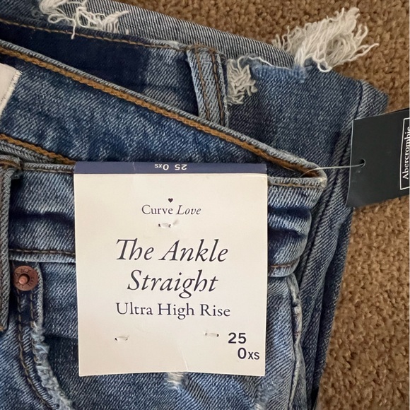 Abercrombie’s & Fitch Curve Love Petite Ankle Straight Ultra High Rise Jean - Picture 3 of 3